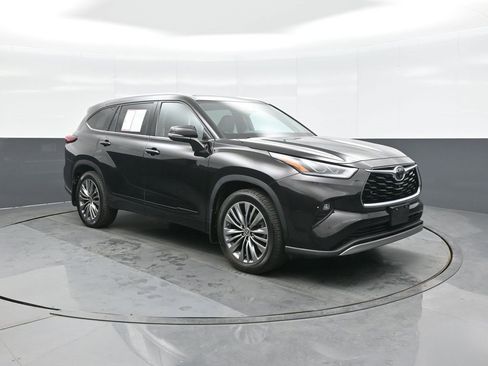 Used 2020 Toyota Highlander Platinum image 1