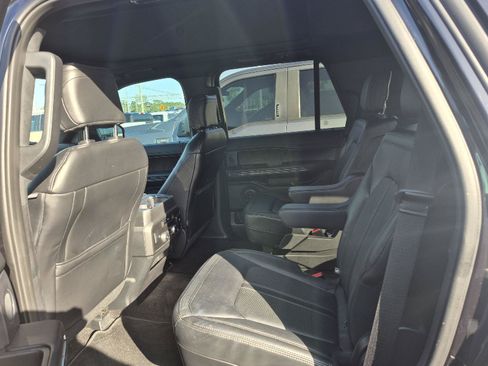 Used 2019 Ford Expedition Limited w/ Equipment Group 302A RWD image 11
