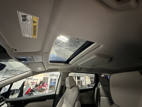 New 2026 Honda Odyssey Touring image 19