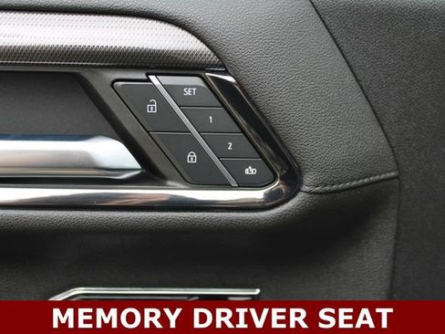 Used 2024 GMC Sierra 1500 AT4 w/ Technology Package AWD/4WD image 5