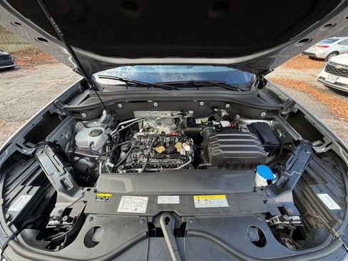 Used 2025 Volkswagen Atlas Cross Sport SE image 33