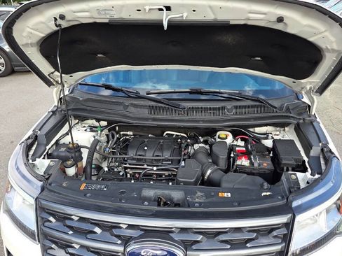 Used 2019 Ford Explorer XLT w/ Equipment Group 202A AWD/4WD image 52