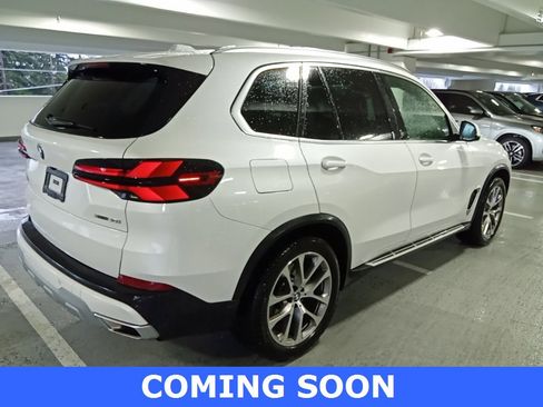 Used 2025 BMW X5 xDrive40i w/ Climate Comfort Package image 6