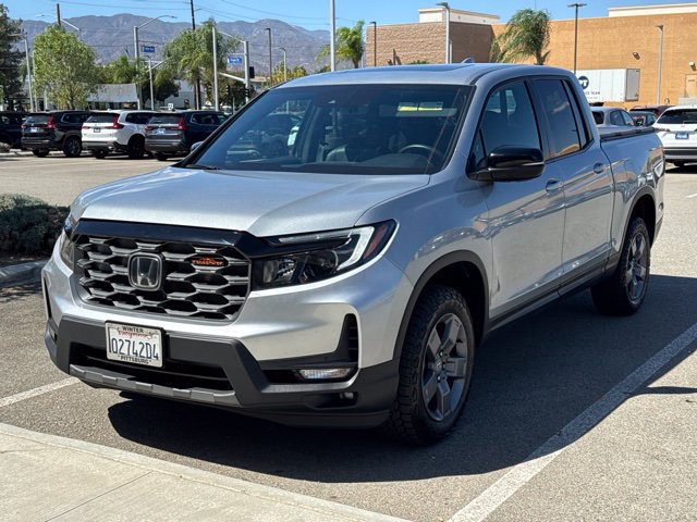 Used 2025 Honda Ridgeline TrailSport image 2
