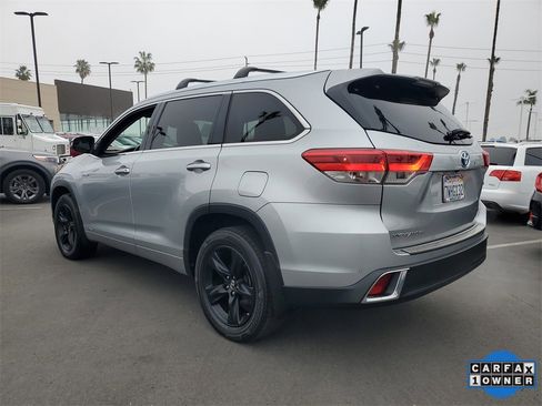 Used 2017 Toyota Highlander Limited image 3