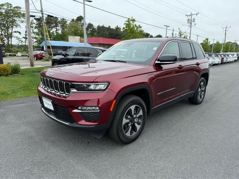 Used 2023 Jeep Grand Cherokee 4WD 4xe image 4