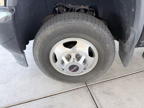 Used 2015 GMC Sierra 3500 Denali w/ Duramax Plus Package image 17