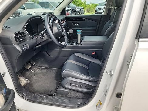 Used 2023 Honda Pilot Touring image 6