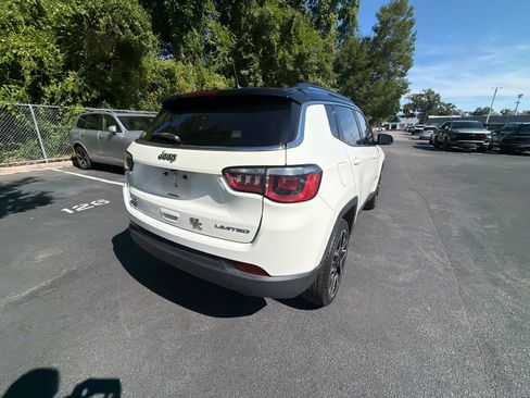 Used 2018 Jeep Compass Limited AWD/4WD image 12