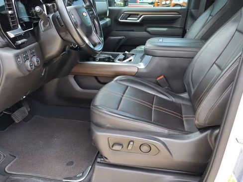 Used 2024 Chevrolet Silverado 2500 High Country w/ High Country Premium Package AWD/4WD image 16