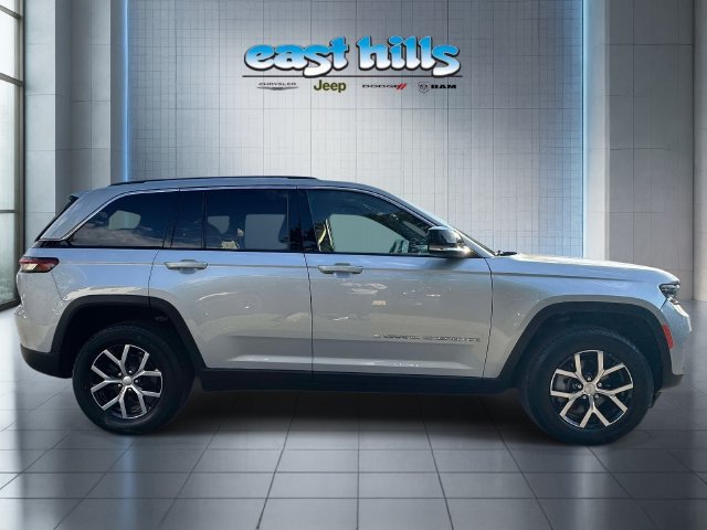 Certified 2024 Jeep Grand Cherokee Limited AWD/4WD image 2