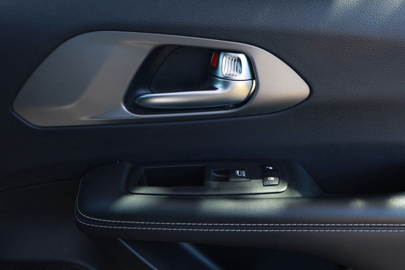 Used 2025 Chrysler Pacifica Select FWD image 31