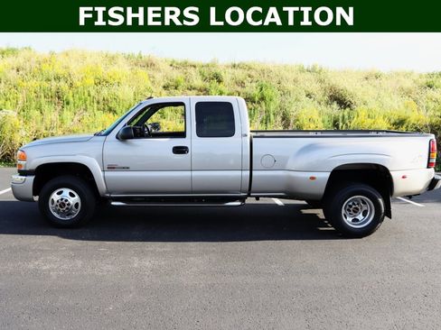 Used 2004 GMC Sierra 3500 SLT w/ Heavy-Duty Power Package image 4