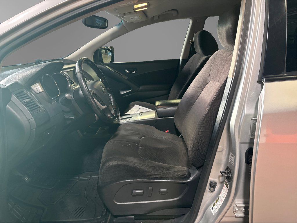 Used 2013 Nissan Murano SV AWD/4WD image 9