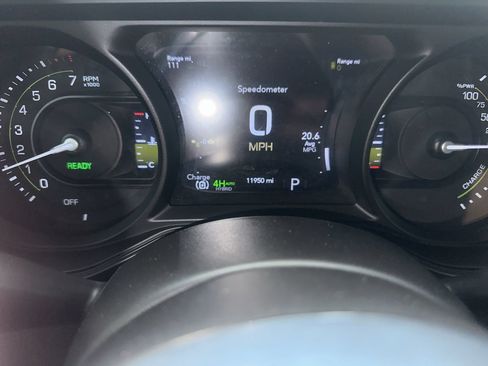 Used 2025 Jeep Wrangler Unlimited Sahara w/ Safety Group AWD/4WD image 24