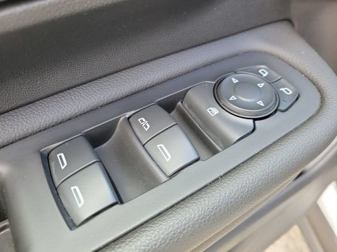 Used 2022 GMC Terrain SLE w/ Driver Convenience Package AWD/4WD image 18