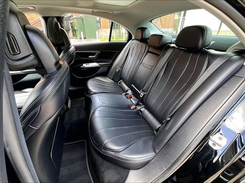 Used 2025 Mercedes-Benz E 350 Sedan image 35
