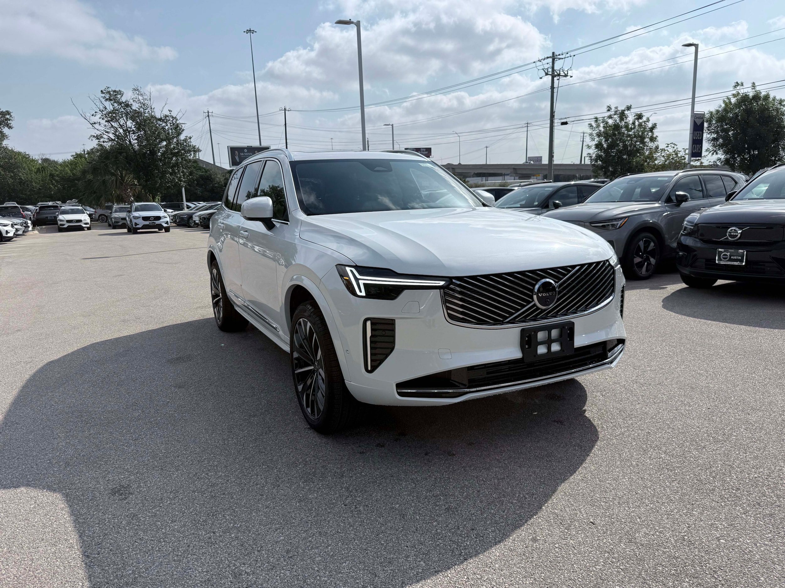 New 2026 Volvo XC90 T8 Plus AWD/4WD image 8