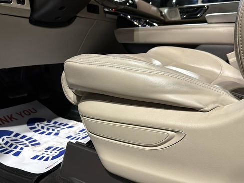 Used 2021 Lincoln Navigator Reserve w/ Luxury Package image 11