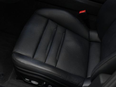 Used 2022 Porsche Panamera Platinum Edition image 16
