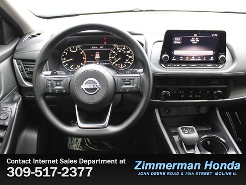 Used 2024 Nissan Rogue S image 10