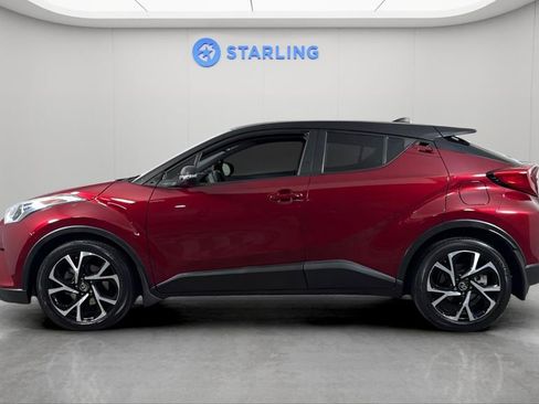 Used 2018 Toyota C-HR XLE image 3