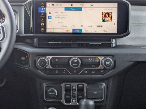 New 2025 Jeep Gladiator Sport image 17