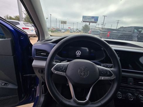 Used 2024 Volkswagen Taos SE image 13