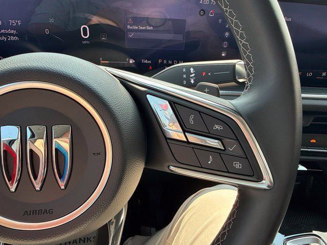 Used 2025 Buick Envision Preferred AWD/4WD image 19