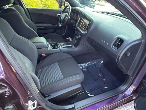 Used 2020 Dodge Charger R/T w/ Blacktop Package RWD image 17