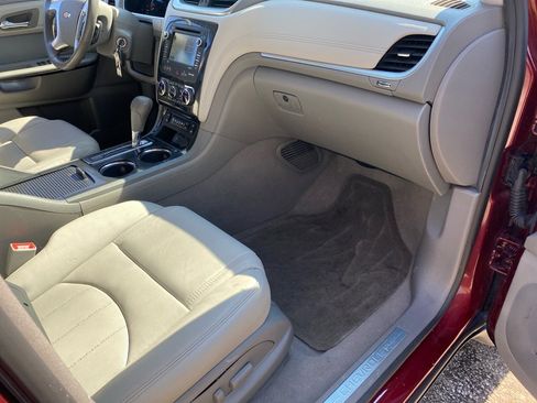 Used 2017 Chevrolet Traverse Premier image 28