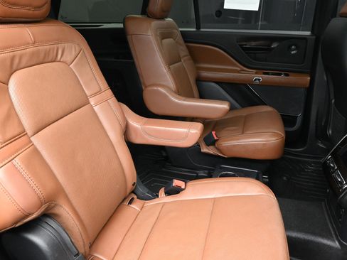 Used 2021 Lincoln Aviator Grand Touring w/ Elements Package Plus image 25