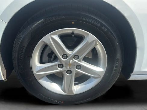 Used 2025 Chevrolet Malibu LS FWD image 30