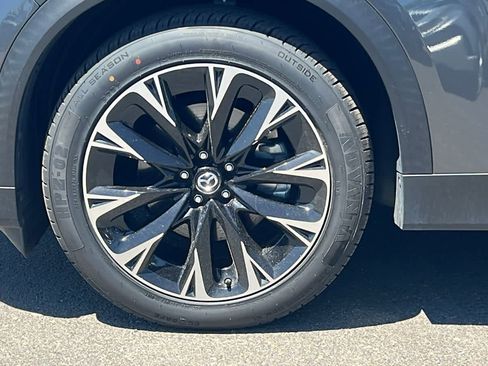 Used 2024 MAZDA CX-90 Plug-In Hybrid w/ Premium Pkg AWD/4WD image 9