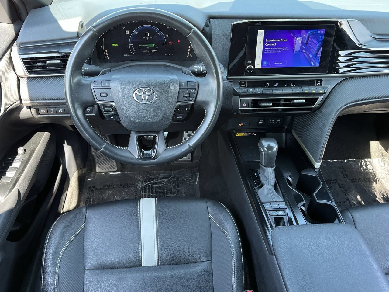 Used 2025 Toyota Camry SE FWD image 10