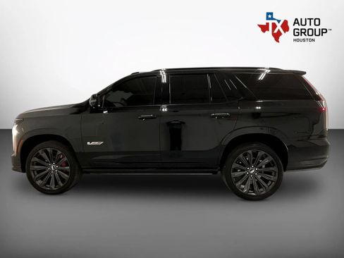 Used 2025 Cadillac Escalade V AWD/4WD image 9