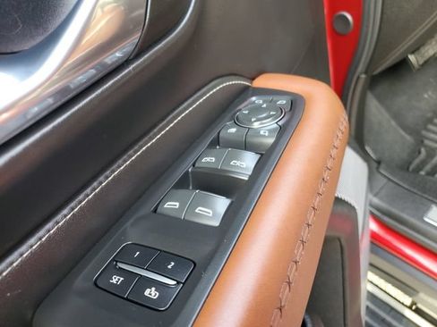 Used 2024 GMC Yukon Denali Ultimate AWD/4WD image 17