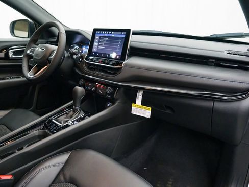 New 2026 Jeep Compass Latitude image 27