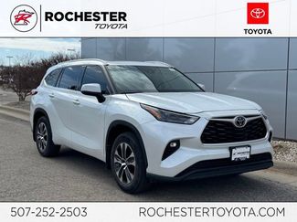 Used 2022 Toyota Highlander XLE video 1