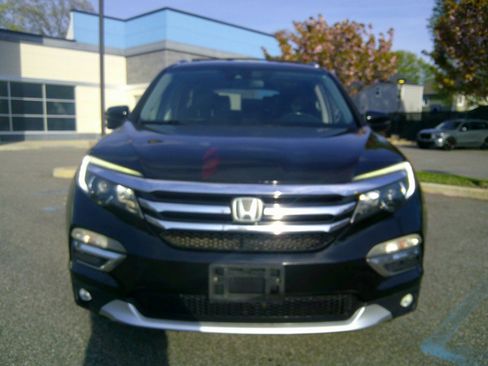 Used 2017 Honda Pilot Touring image 4