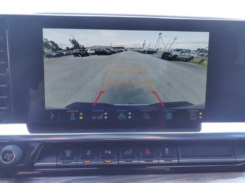 Used 2024 Chevrolet Silverado 2500 LTZ w/ LTZ Convenience Package image 16