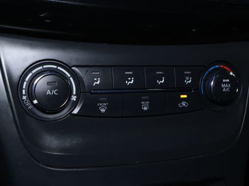 Used 2017 Nissan Sentra SV image 27