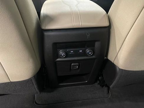 Used 2023 Chevrolet Traverse LS FWD image 30