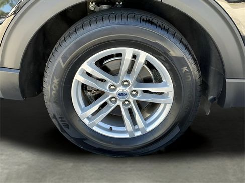 Certified 2022 Ford Explorer XLT image 18