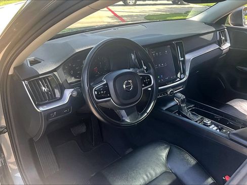 Used 2020 Volvo S60 T5 Momentum FWD image 17
