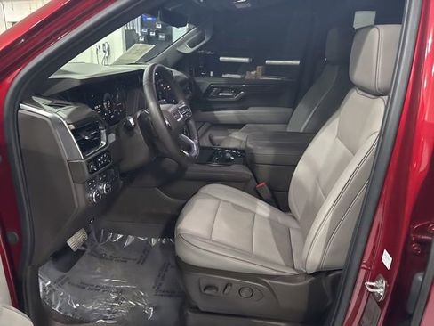 Used 2025 GMC Yukon XL Elevation w/ Elevation Premium Package image 14