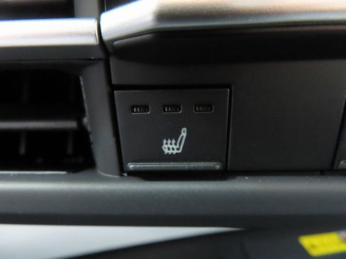 Used 2025 Toyota Sienna XSE image 47