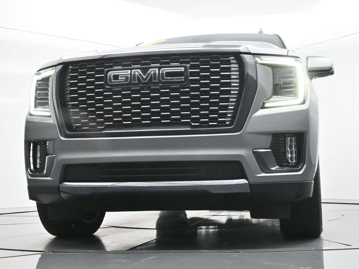 Used 2023 GMC Yukon Denali Ultimate AWD/4WD image 47