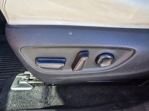 Used 2022 Toyota RAV4 Limited image 16