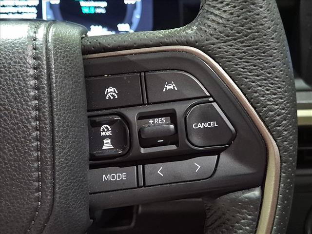 Used 2025 Toyota Tacoma TRD Off-Road AWD/4WD image 9